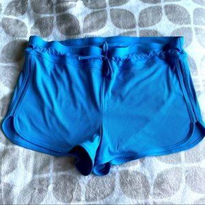 Athleta Kata Surge Shorts Size XL